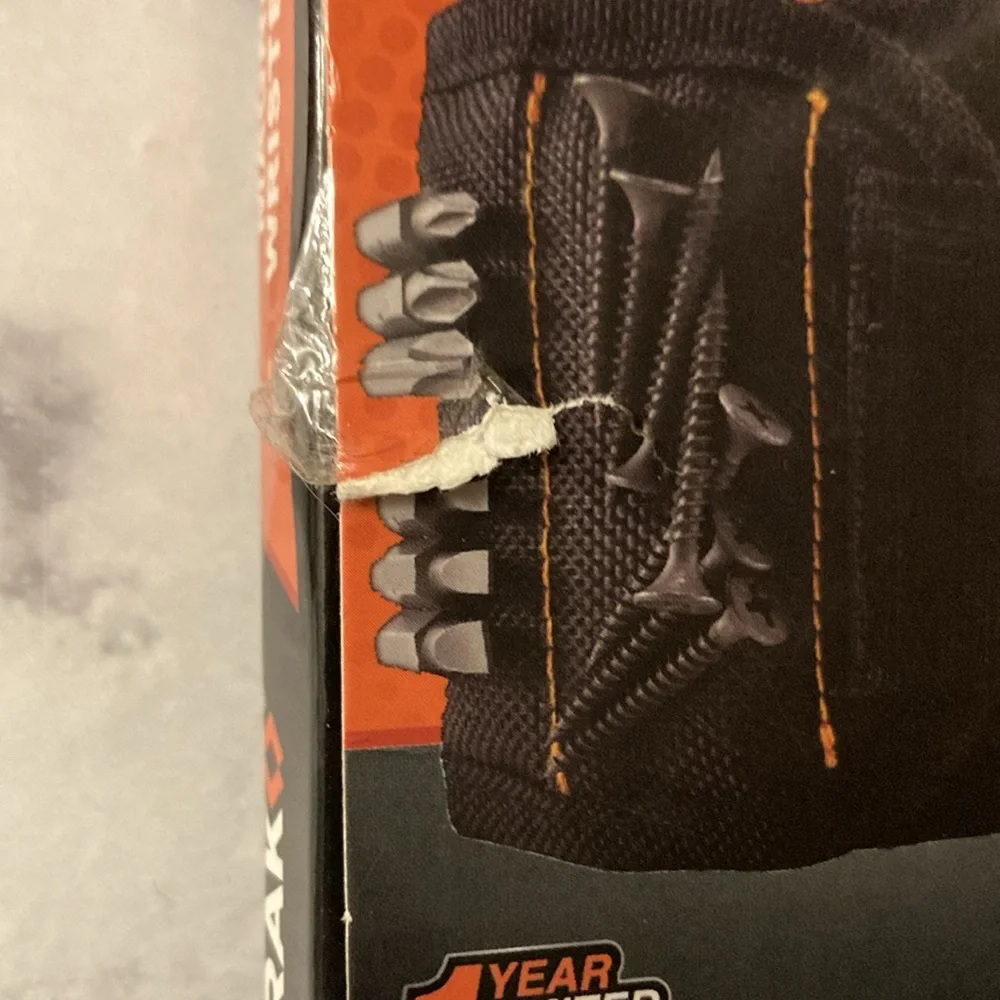 NIB MAGNETIC WRISTBAND - Picture 3 of 3
